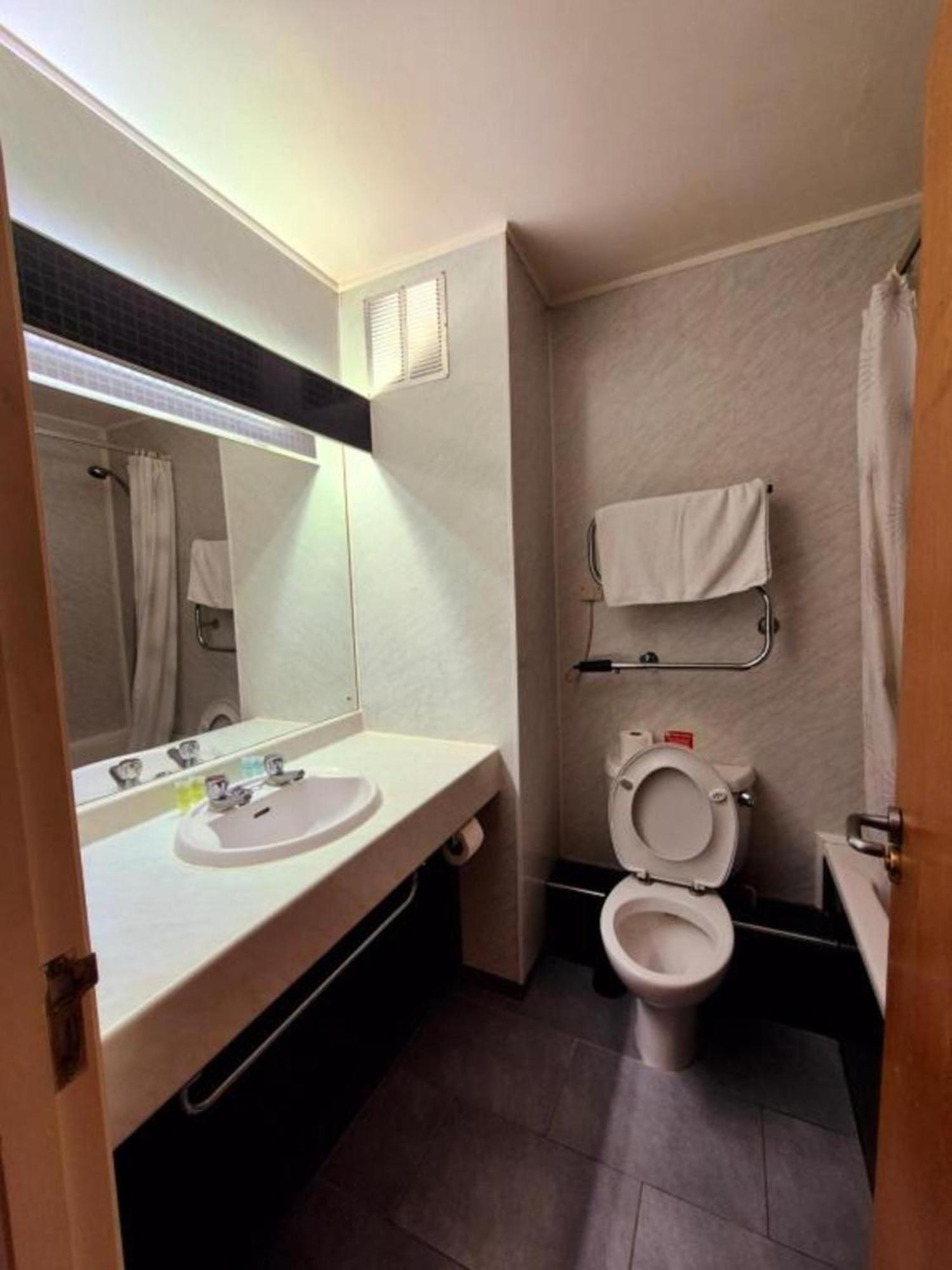 Boston Supreme Hotel 외부 사진